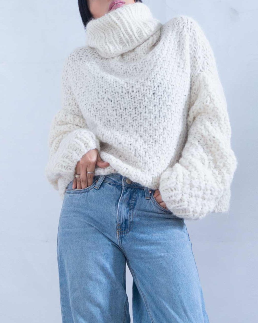 ALPACA TURTLENECK WOOL SWEATER - IVORY