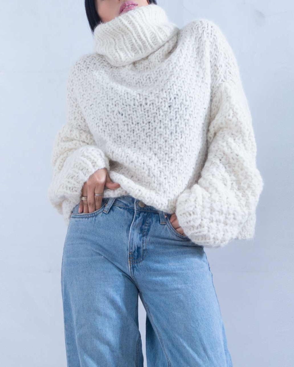 ALPACA TURTLENECK WOOL SWEATER - IVORY