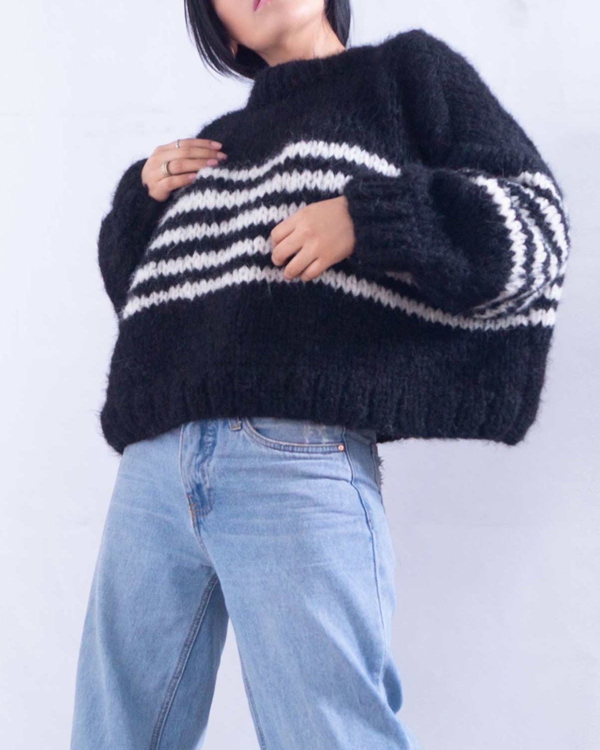ALPACA WOMENS CROPPED SWEATER