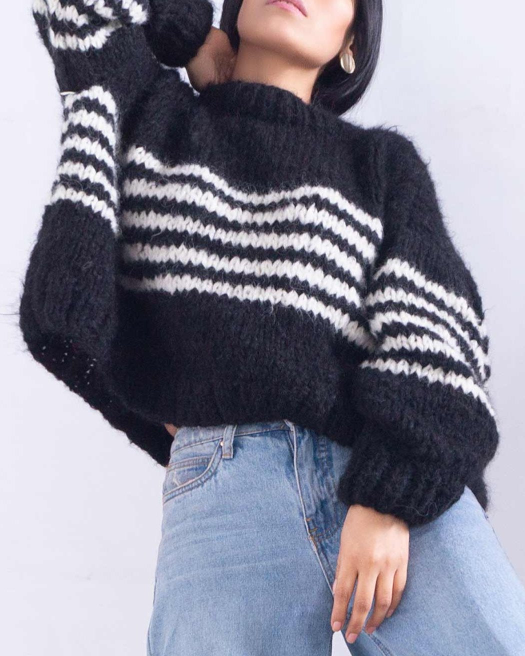 ALPACA WOMENS CROPPED SWEATER