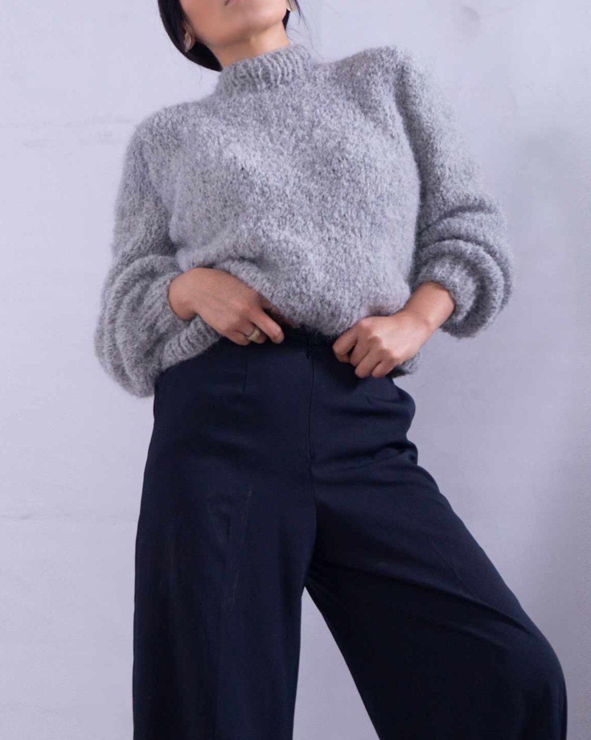 ALPACA CROP TOP SWEATER - GRAY