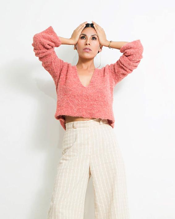 V CROPPED KNIT ALPACA WOOL SWEATER