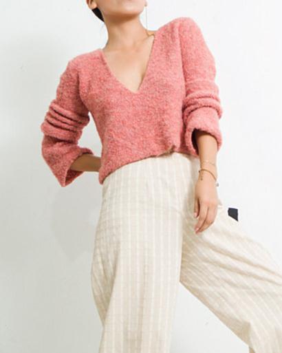 V CROPPED KNIT ALPACA WOOL SWEATER