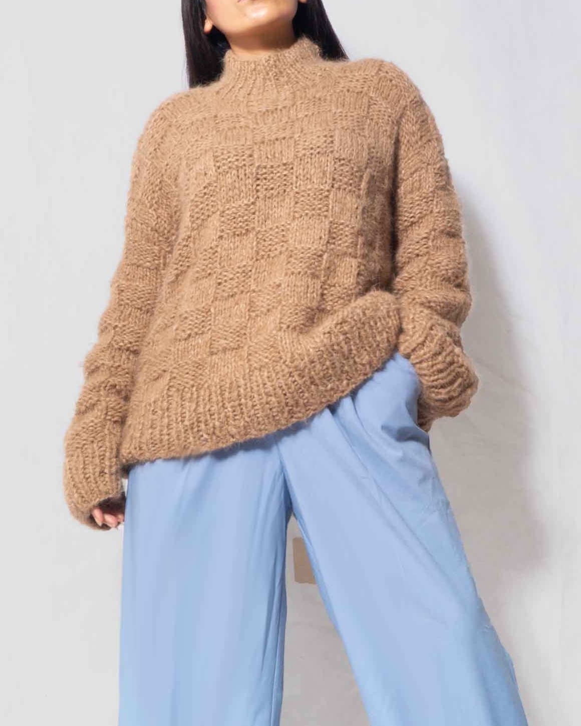 ALPACA CHUNKY KNIT SWEATER - BROWN