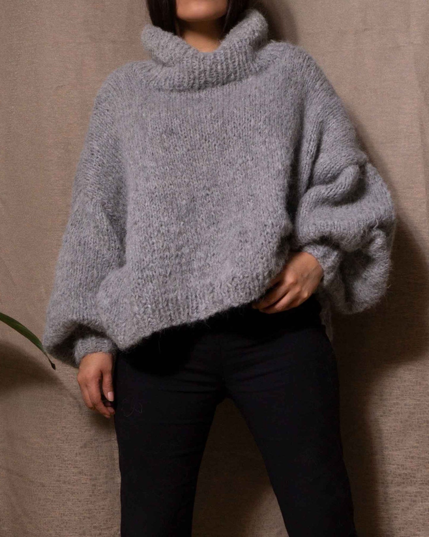 ALPACA CHUNKY KNIT SWEATER - GRAY