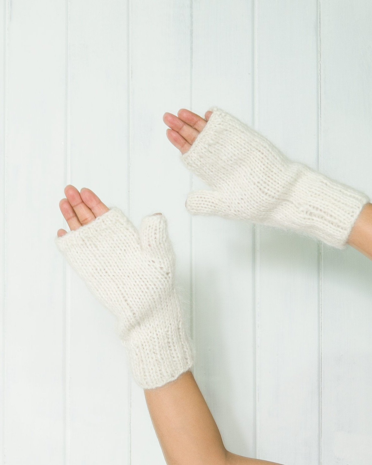 Mittens knit alpaca wool