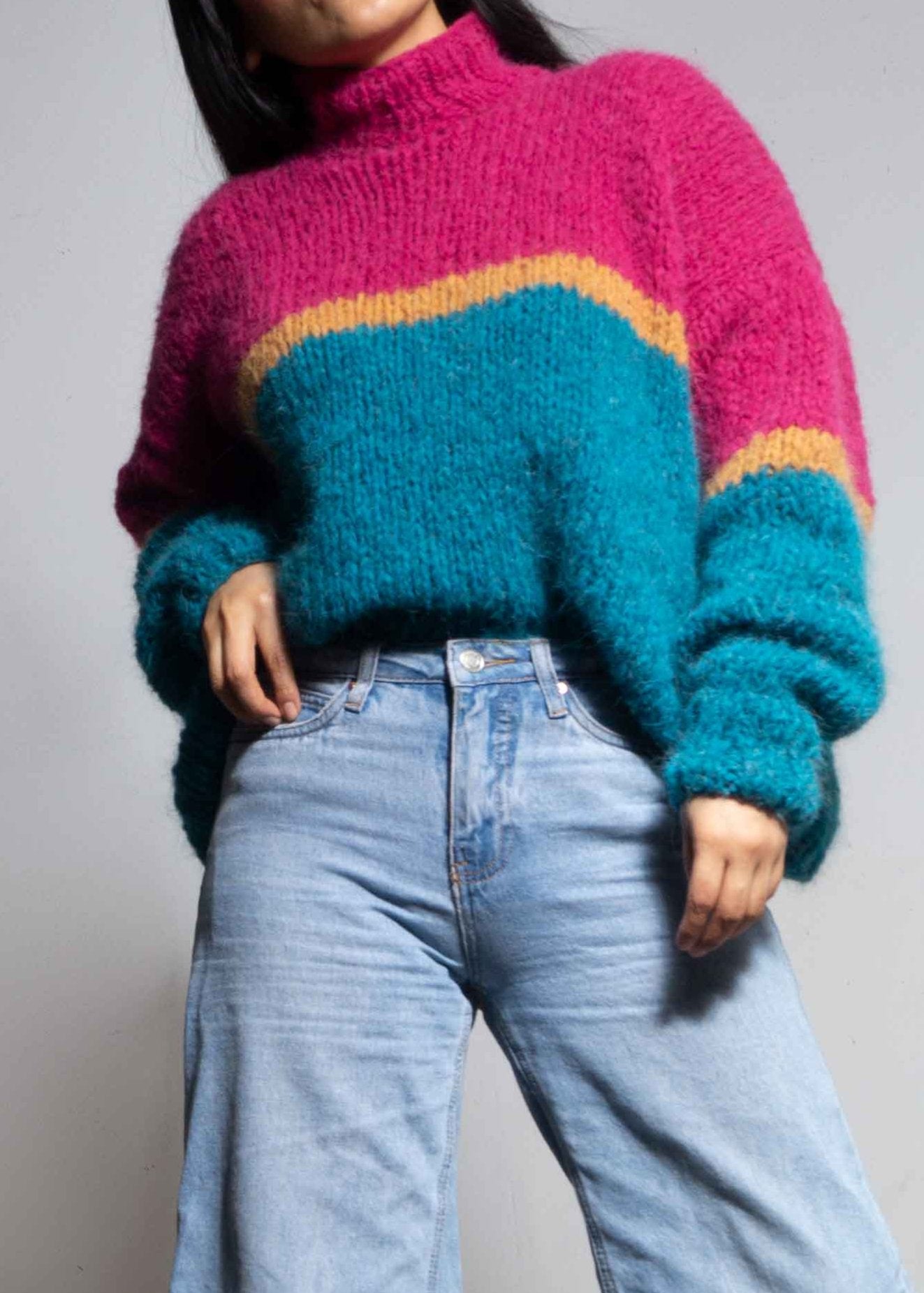 ALPACA WOMENS CROPPED SWEATER