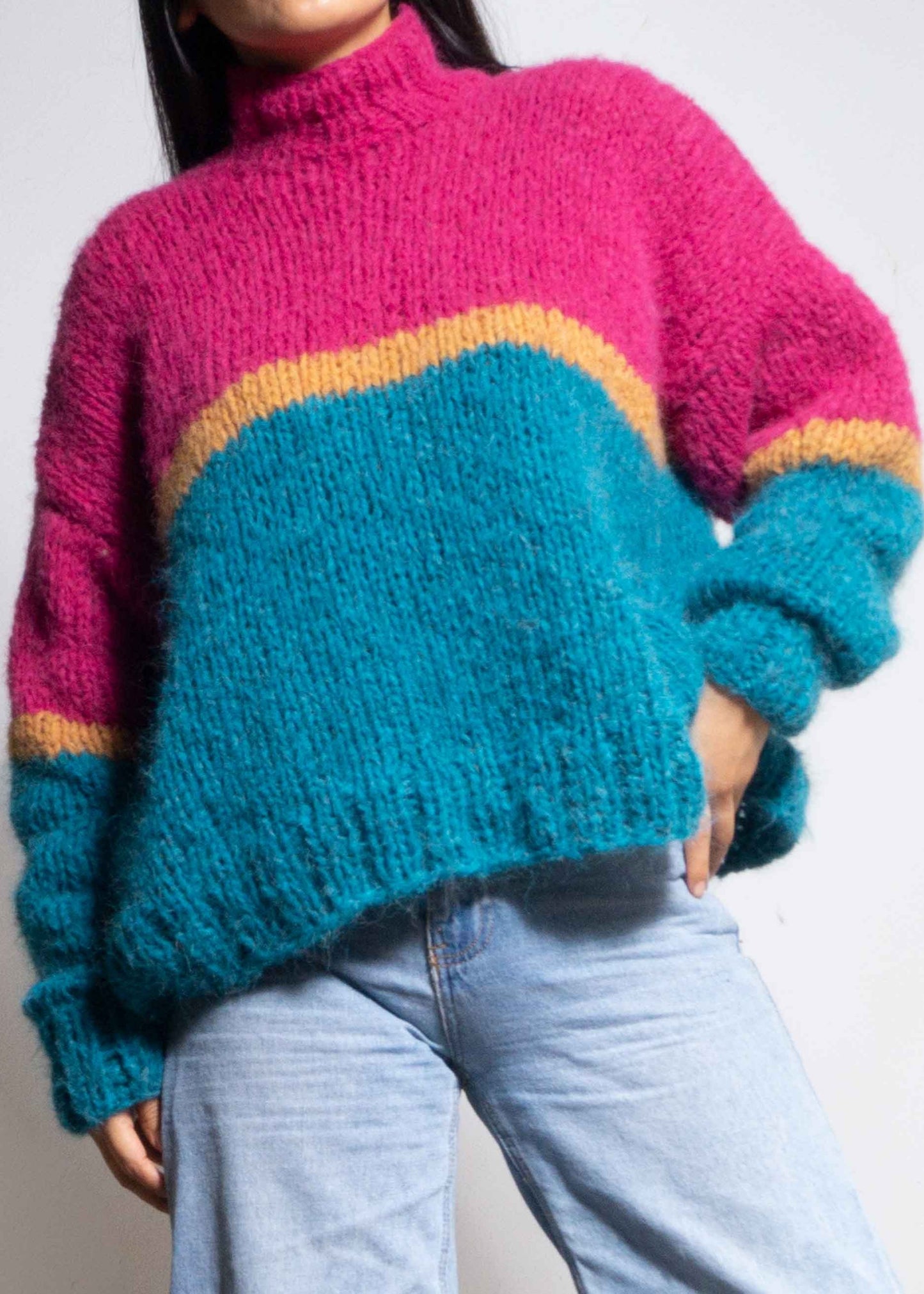 ALPACA WOMENS CROPPED SWEATER