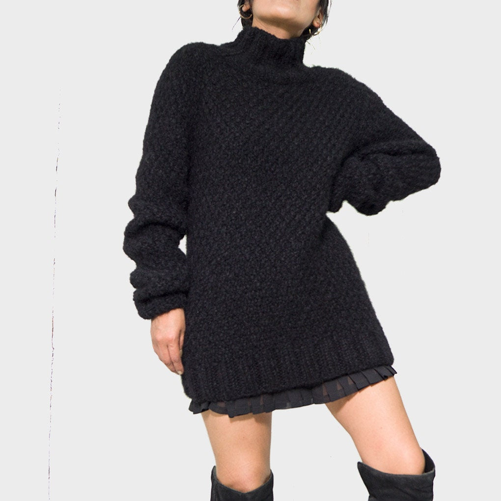 TURTLENECK ALPACA SWEATER - BLACK