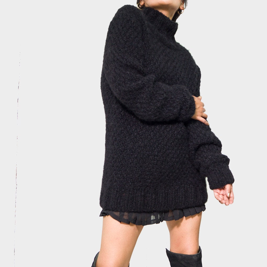 TURTLENECK ALPACA SWEATER - BLACK