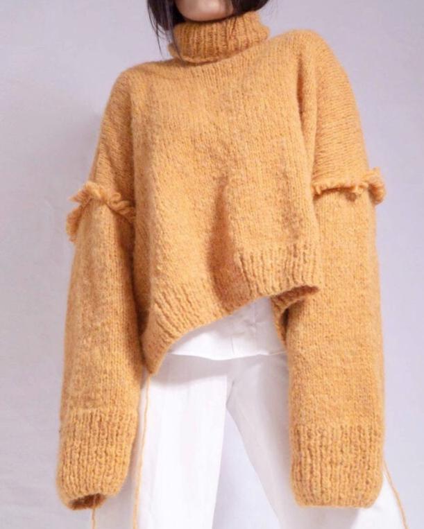 ALPACA TURTLENECK SWEATER - YELLOW