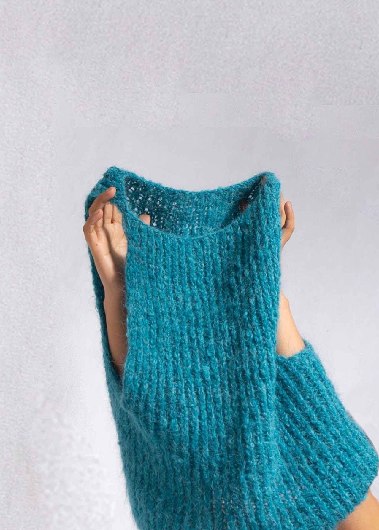 ALPACA SLEEVELESS TOP SWEATER - TURQUOISE