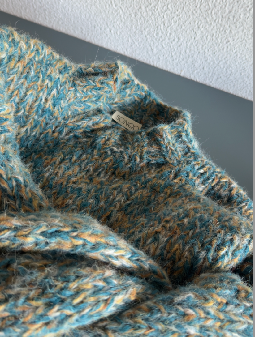 BLUE OVERSIZED ALPACA SWEATER – Handmade in Peru
