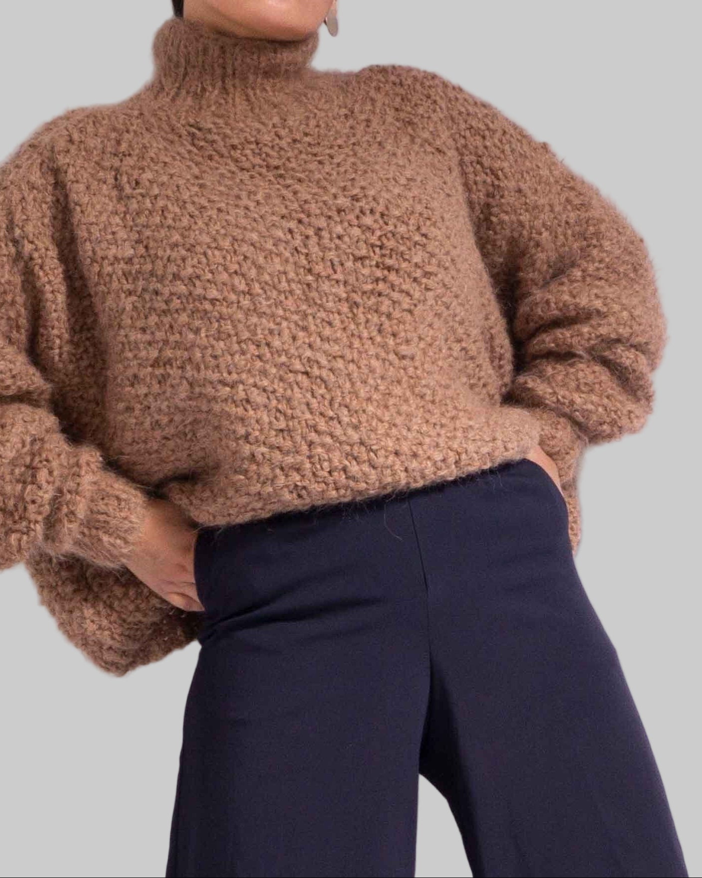 Handknit Alpaca Cropped Sweater | Slouchy Turtleneck