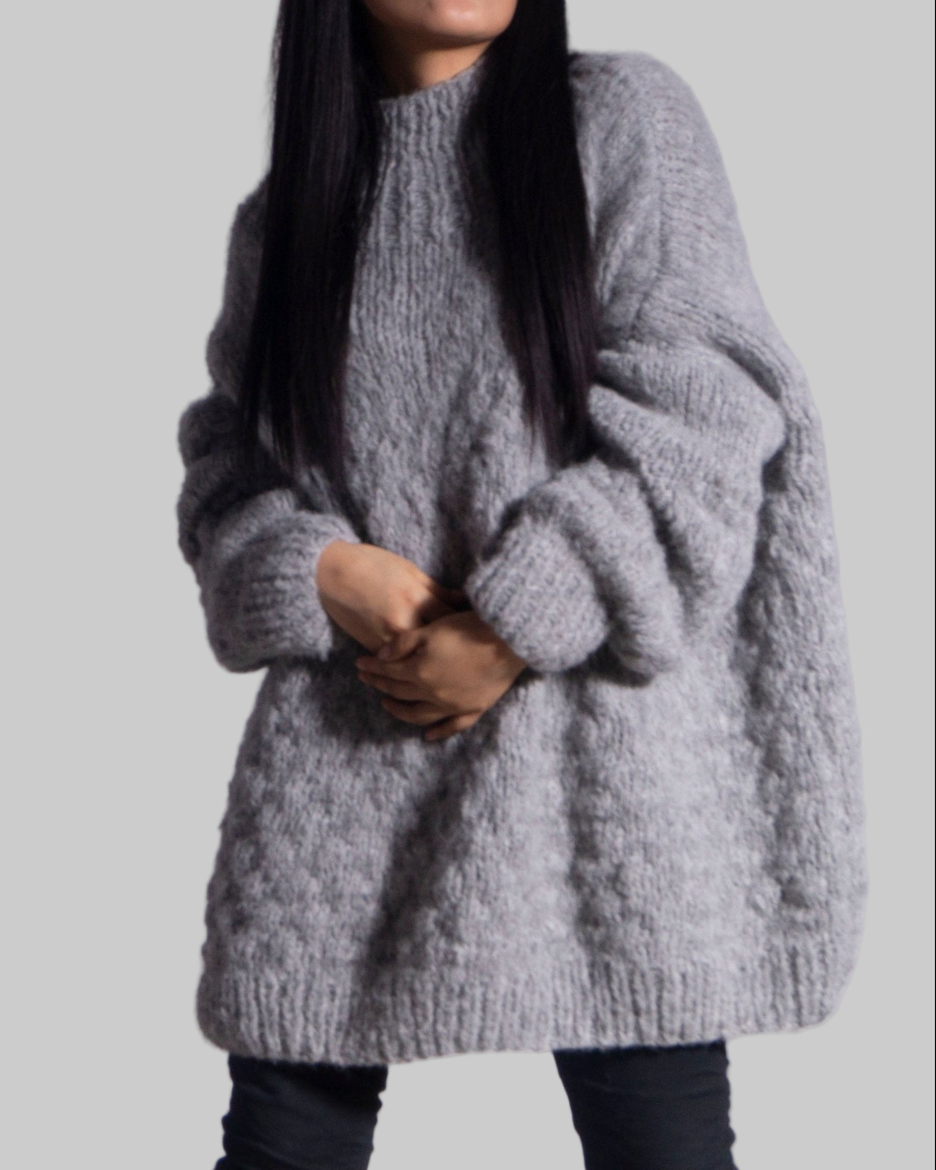 gray-relaxed-fit-alpaca-sweater-peru